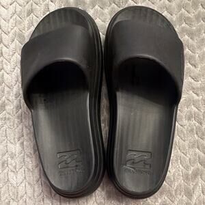 Billabong Black Slide Sandals Cloud Cushion US7 Rubber Casual Logo Surfer Trendy